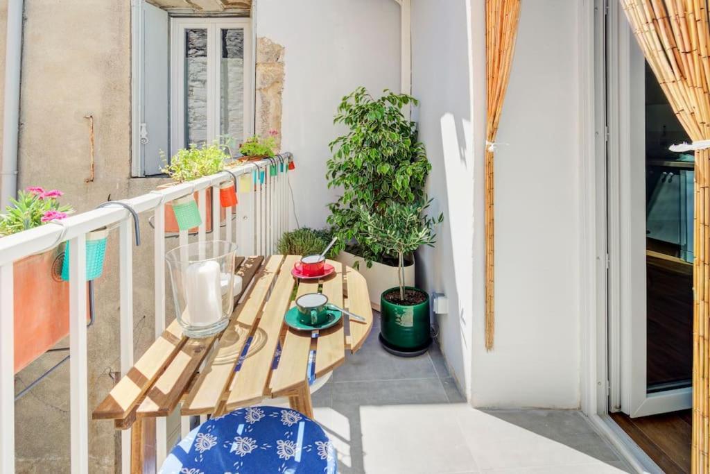 Appartement Place Des Halles Sete Bagian luar foto