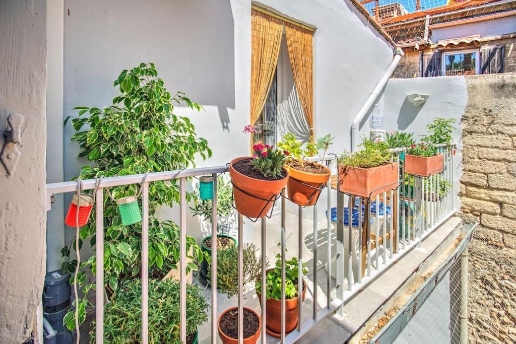 Appartement Place Des Halles Sete Bagian luar foto